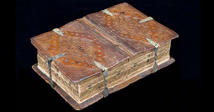 une-grimoire-lire-different