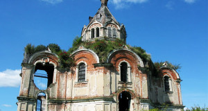 28-eglises-abandonnees-a-travers-le-monde-sur-lesquelles-la-nature-a-repris-ses-droits-une