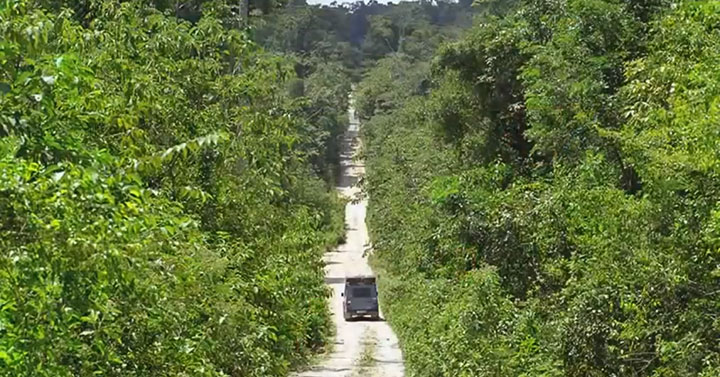 ce-voyage-de-18-mois-dure-maintenant-depuis-plus-de-25-ans24