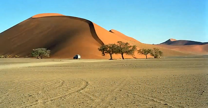 ce-voyage-de-18-mois-dure-maintenant-depuis-plus-de-25-ans29