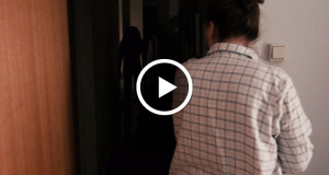 lights-out-le-court-metrage-qui-vous-dissuadera-definitivement-deteindre-la-lumiere-avant-daller-dormirune