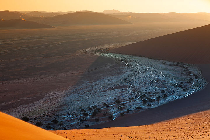 admirez-le-magnifique-desert-de-namibie-grace-a-ces-fantastiques-photographies14