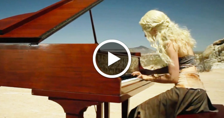 cosplay-piano-daenerys-dragon-game-of-thrones
