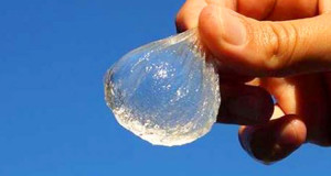 oubliez-les-bouteilles-en-plastique-vous-pouvez-desormais-boire-de-leau-dans-une-bulle-une