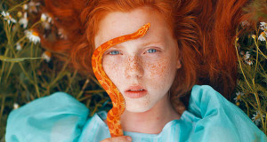 une-artiste-immortalise-la-complicite-entre-des-femmes-et-des-animaux-sauvages-dans-des-scenes-oniriques-une