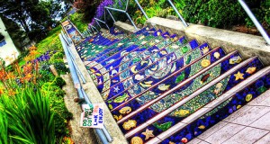 escalier-couleurs-monde-decoration-art-une