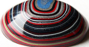 fordite-pierre-peinture-mineral-une