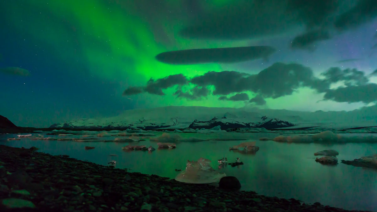 aurore-boreale-lac-ciel-islande