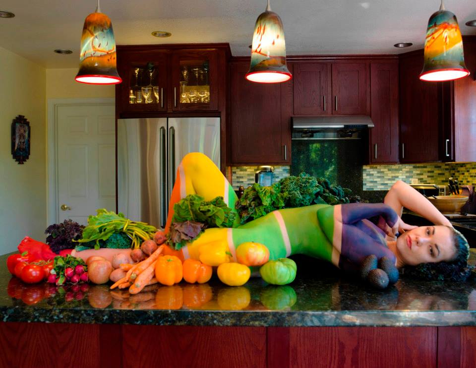 body-painting-peinture-corps-kitchen-makeover