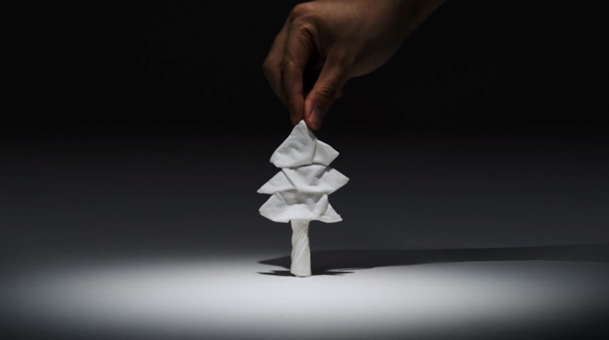 un-artiste-japonais-transforme-des-mouchoirs-en-papiers-en-de-magnifiques-animaux-dans-une-video-stop-motion-pleine-de-legerete10