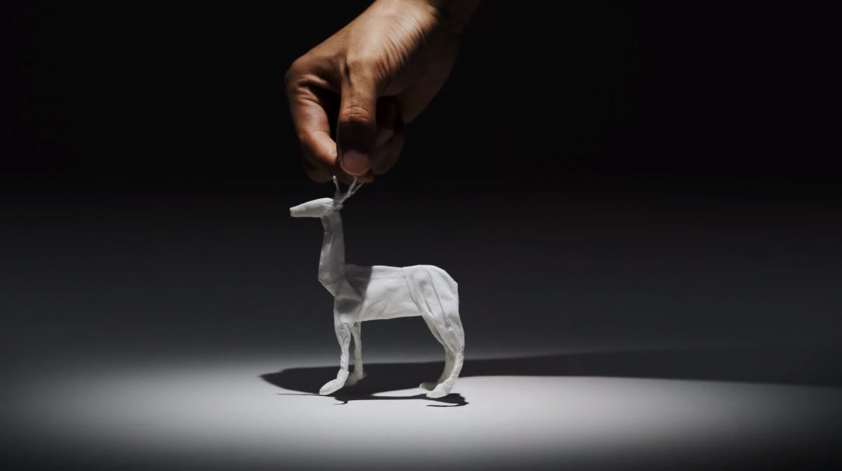 un-artiste-japonais-transforme-des-mouchoirs-en-papiers-en-de-magnifiques-animaux-dans-une-video-stop-motion-pleine-de-legerete3