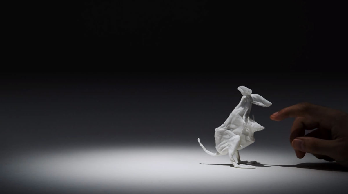 un-artiste-japonais-transforme-des-mouchoirs-en-papiers-en-de-magnifiques-animaux-dans-une-video-stop-motion-pleine-de-legerete8