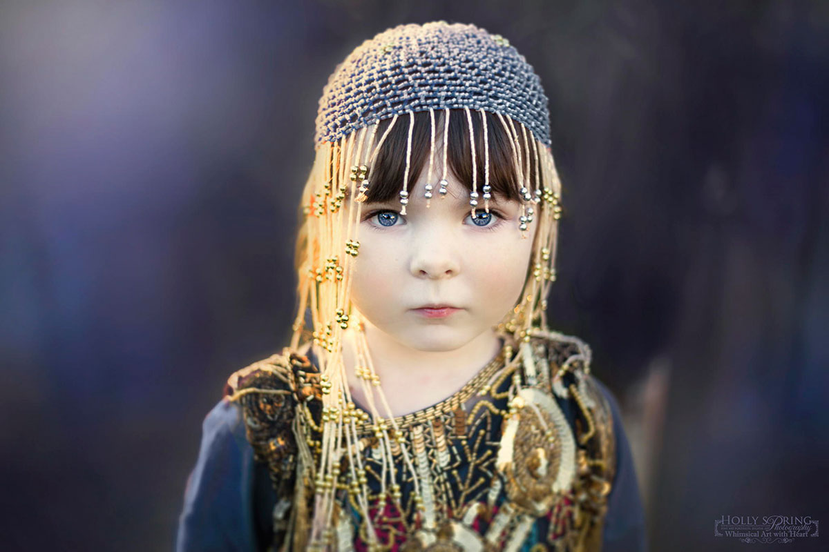 petite-fille-habillee-mode-orientale