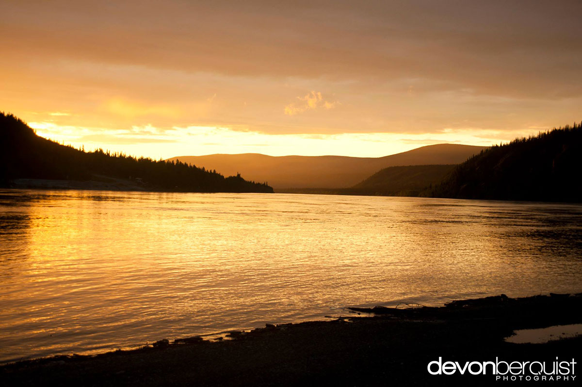 couche-soleil-lac-montagne