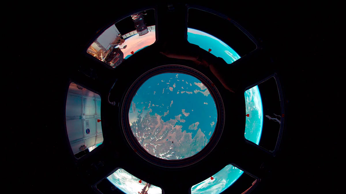 hublot-station-spatiale