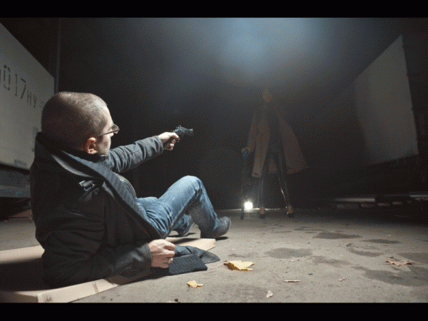 femme-homme-pistolet-2