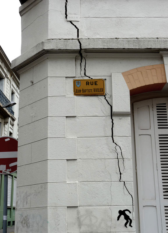 Funny-Street-Art-eclaire