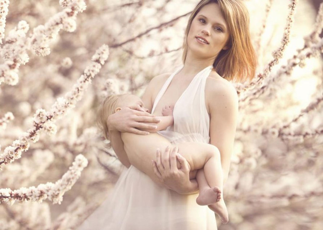 photo-allaitement-mere-jeune