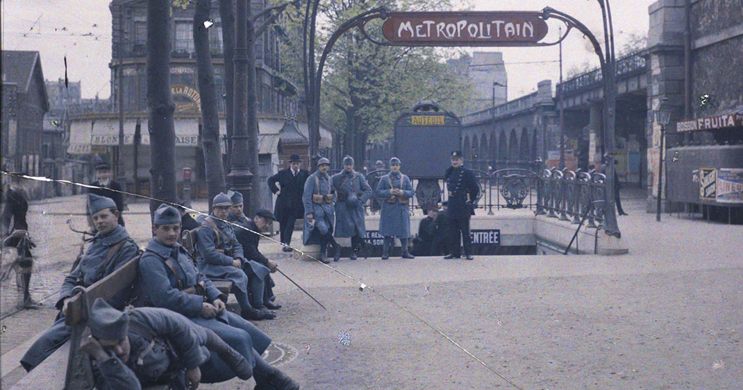 une-paris-1900-metro