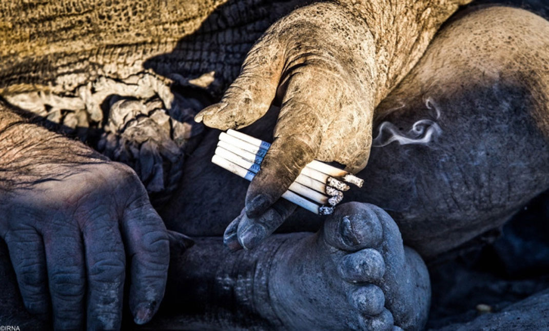 vieille-homme-cigarettes