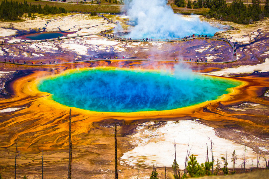 2-geysers-source-yellowstone