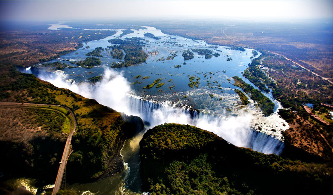 4-Victoria-Falls-Park