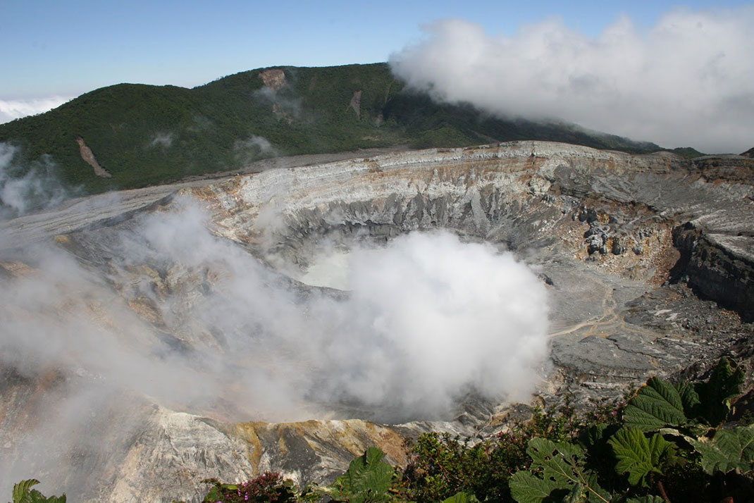 5-Volcanoes-National-Park