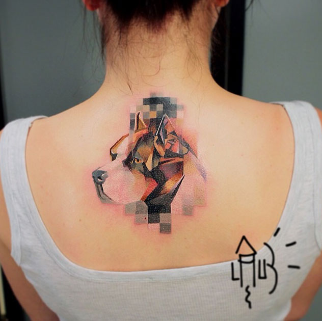 Tatouages-pixel-chien-nuque