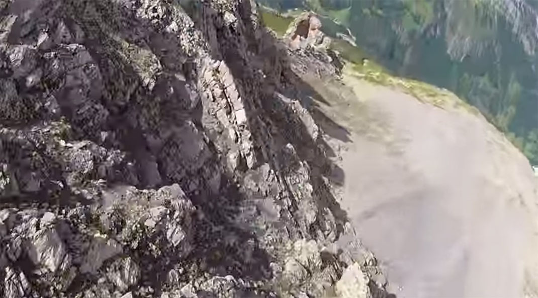 saut-wingsuit-trou-2
