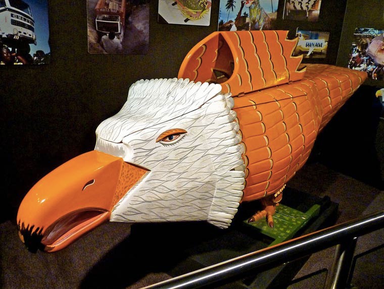 Abebuu-Adekai-cercueils-ghana-aigle