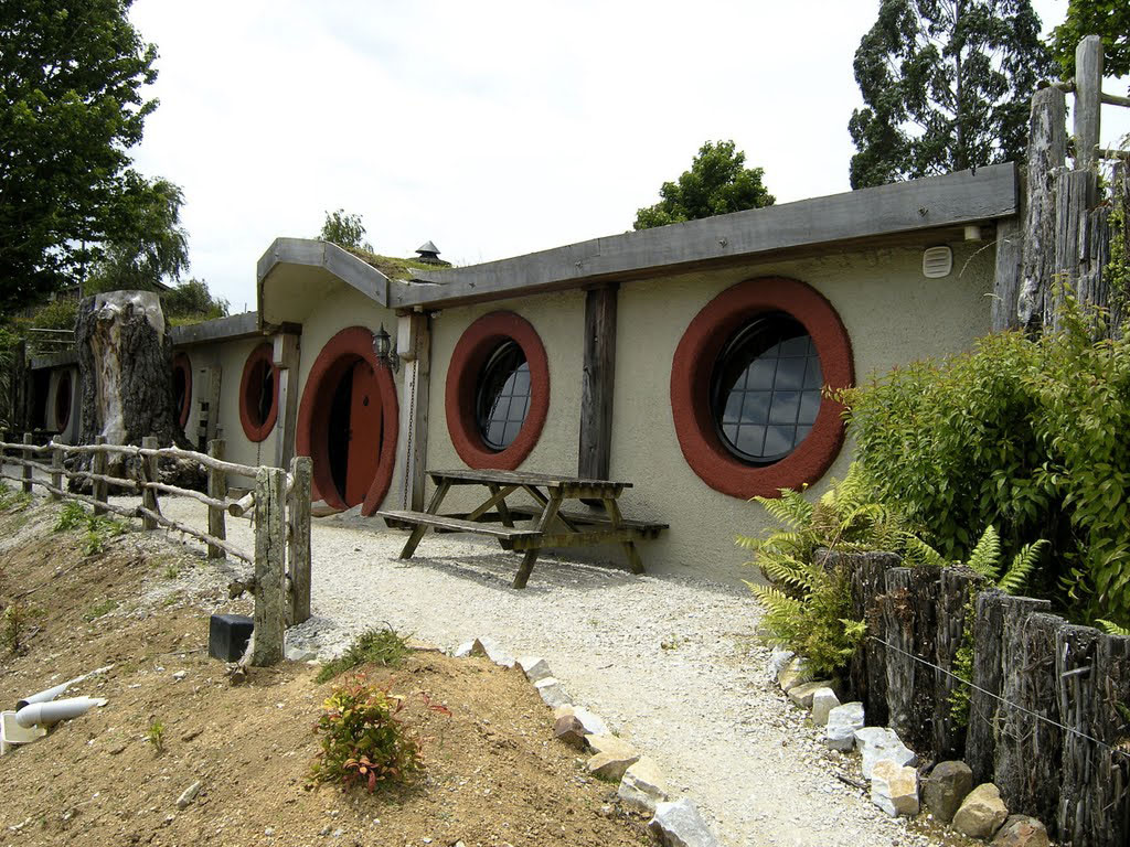 hobbit-motel