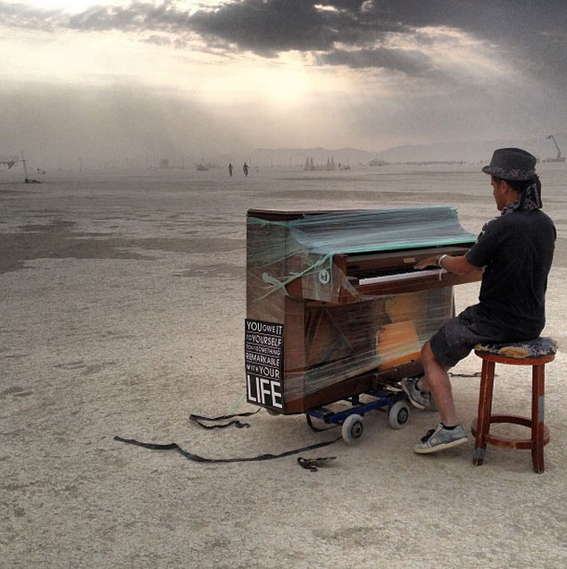 voyage-piano-black-rock-city