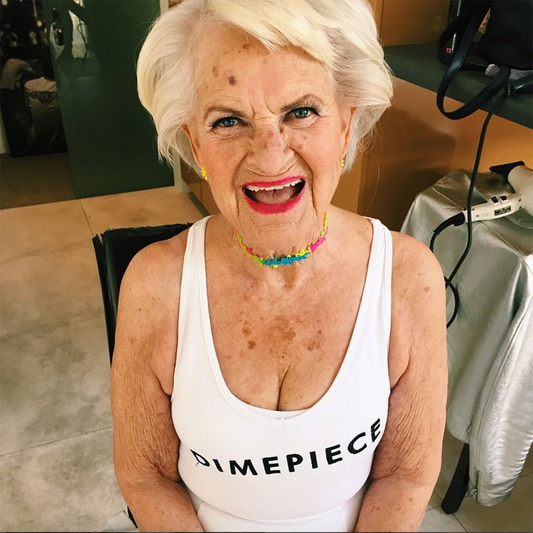 28-portraittshirtblanc-baddiewinkle