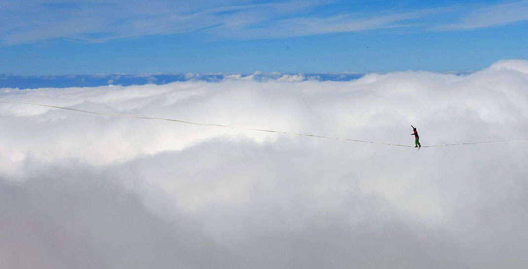 11-funambule-montagne