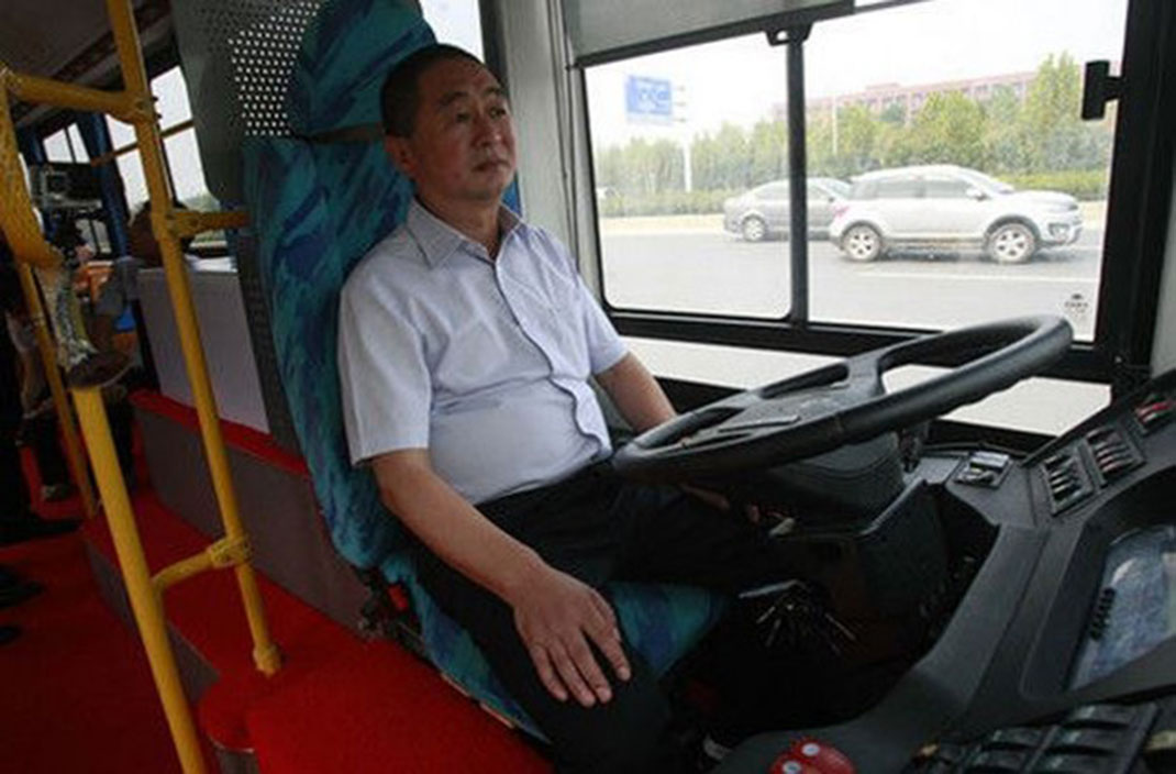 16-chauffeurbus-yutong
