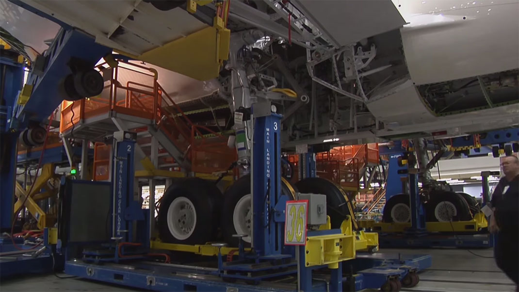 28-avion-construction