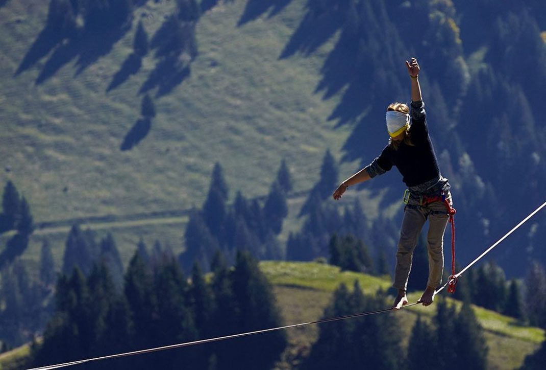 3-funambule-montagne