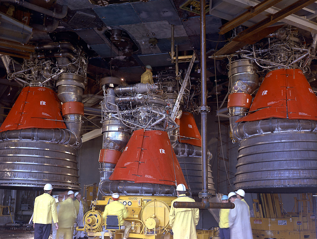 Saturn-V-2