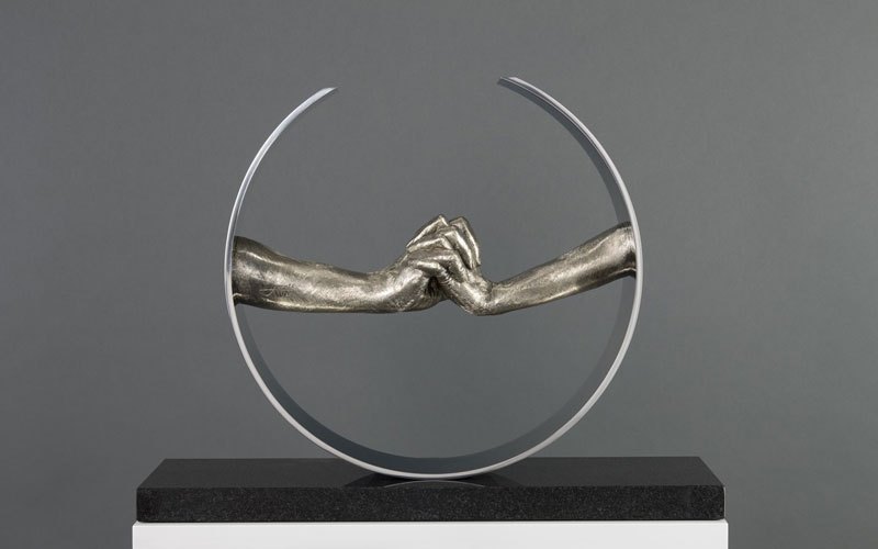 sculptures-lorenzo-quinn-13