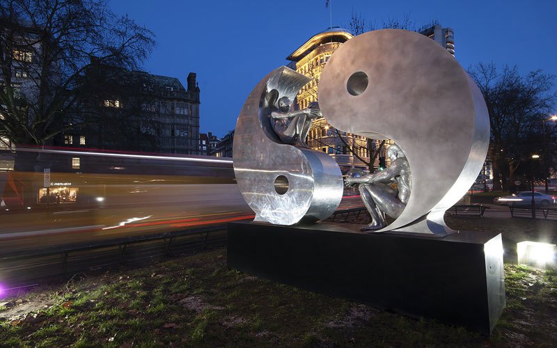 sculptures-lorenzo-quinn-19