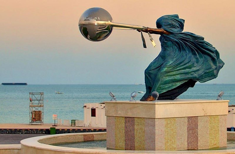 sculptures-lorenzo-quinn-2