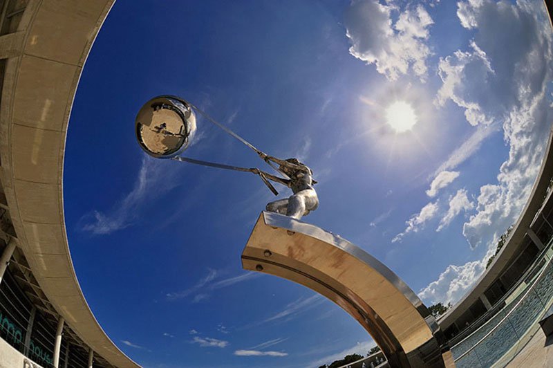 sculptures-lorenzo-quinn-21