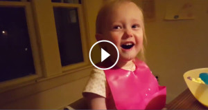 fille-rire-pere-750x394