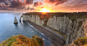 une-etretat-falaises