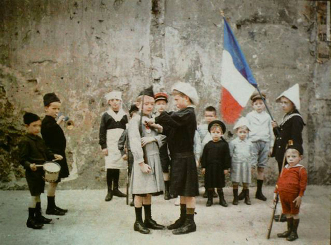 de-rares-photos-de-paris-au-20e-siecle-refont-surface-en-couleur26