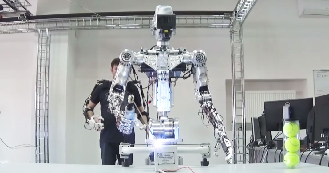 fyodor-robot-astronaute-une