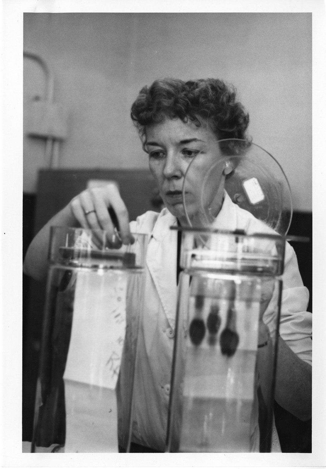 visu-femme-science-14