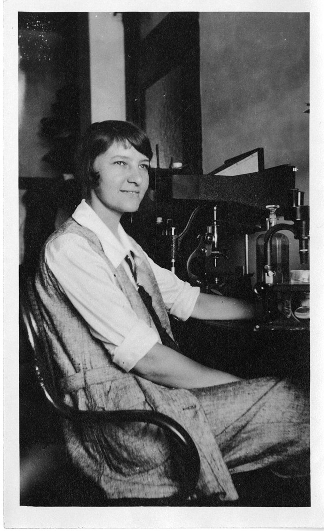 visu-femme-science-34