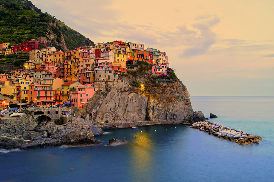 Un village des Cinque Terre sur Shutterstock