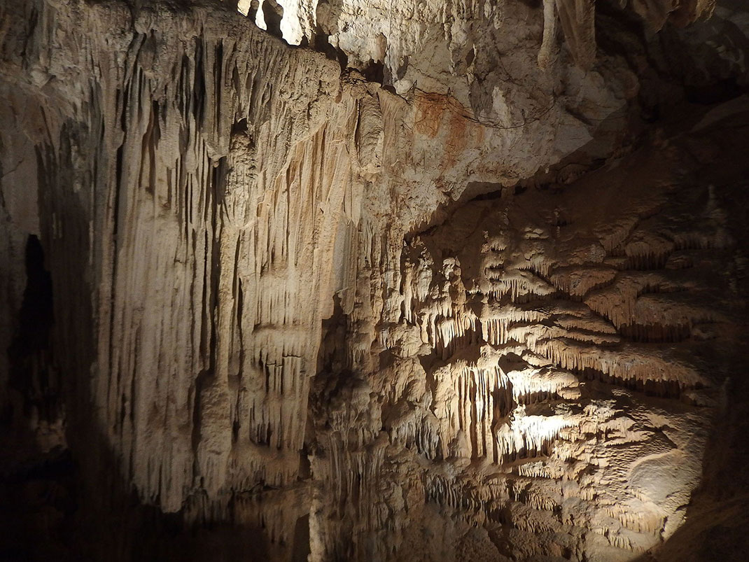 4-grotte-demoiselles